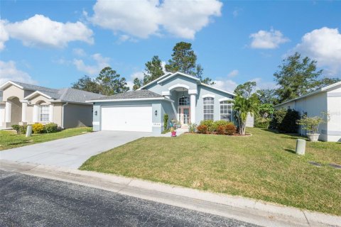 House in New Port Richey, Florida 3 bedrooms, 148.18 sq.m. № 1415894 - photo 5
