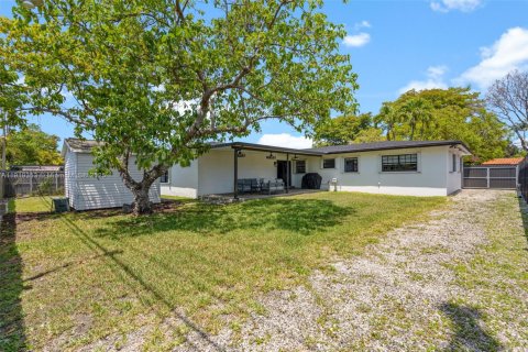 Villa ou maison à vendre à Miami, Floride: 4 chambres, 163.88 m2 № 1974454 - photo 30