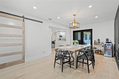 Villa ou maison à vendre à Miami, Floride: 4 chambres, 163.88 m2 № 1974454 - photo 10