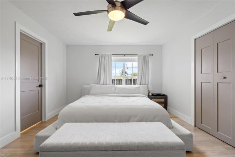 Villa ou maison à vendre à Miami, Floride: 4 chambres, 163.88 m2 № 1974454 - photo 15