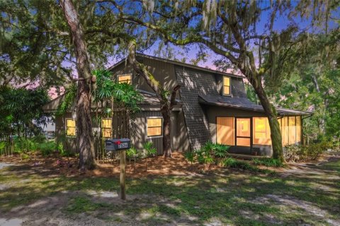 Casa en Floral City, Florida 3 dormitorios, 134.89 m2 № 2385874