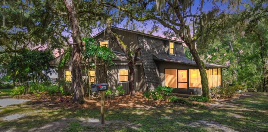 Casa en Floral City, Florida 3 dormitorios, 134.89 m2 № 2385874