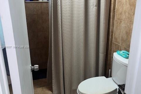 Copropriété à louer à Miami, Floride: 3 chambres, 111.48 m2 № 2084282 - photo 4