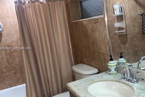 Copropriété à louer à Miami, Floride: 3 chambres, 111.48 m2 № 2084282 - photo 11