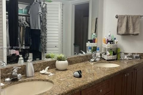 Copropriété à louer à Miami, Floride: 3 chambres, 111.48 m2 № 2084282 - photo 8