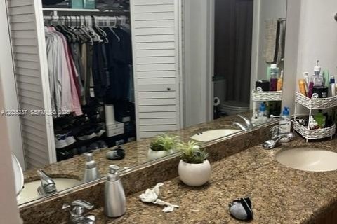 Copropriété à louer à Miami, Floride: 3 chambres, 111.48 m2 № 2084282 - photo 6