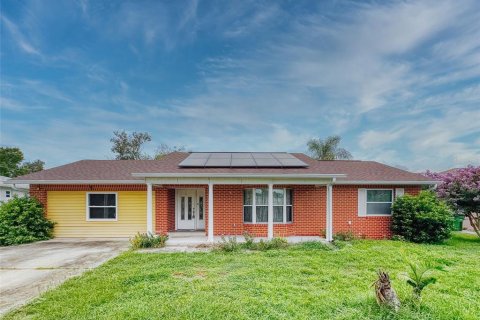 House in Deltona, Florida 4 bedrooms, 198.16 sq.m. № 2321777