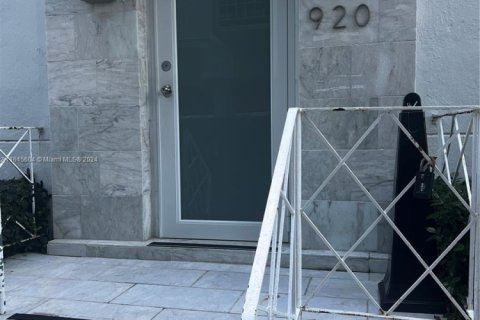 Condominio en venta en Miami Beach, Florida, 1 dormitorio, 43.66 m2 № 1981003 - foto 1