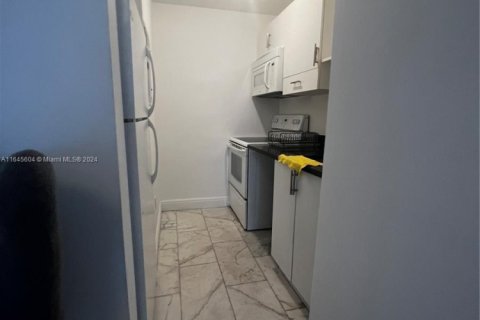 Condominio en venta en Miami Beach, Florida, 1 dormitorio, 43.66 m2 № 1981003 - foto 4