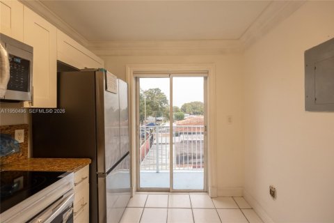 Снять в аренду квартиру в Майами, Флорида 2 спальни, 58.06м2, № 2005953 - фото 7