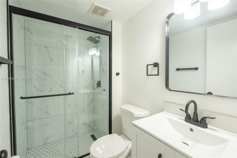 Снять в аренду квартиру в Майами, Флорида 2 спальни, 58.06м2, № 2005953 - фото 15