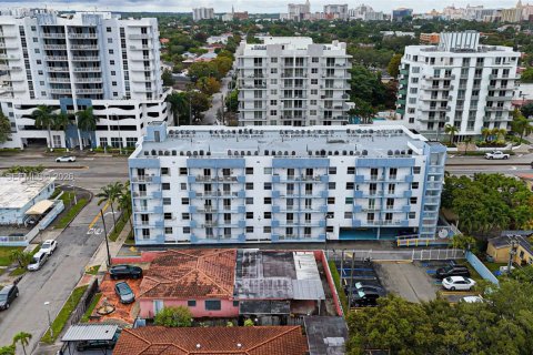 Apartamento en alquiler en Miami, Florida, 2 dormitorios, 58.06 m2 № 2005953 - foto 24