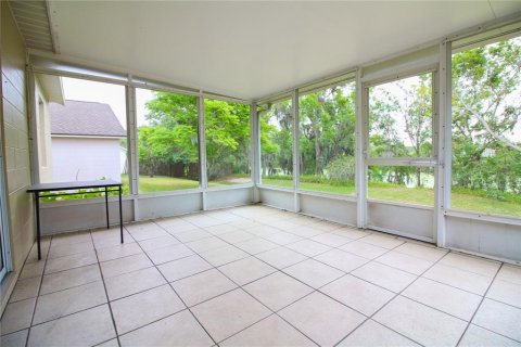 House in Lakeland, Florida 3 bedrooms, 116.31 sq.m. № 2379663 - photo 12