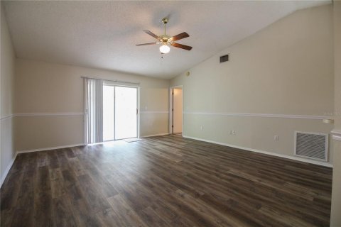 House in Lakeland, Florida 3 bedrooms, 116.31 sq.m. № 2379663 - photo 2