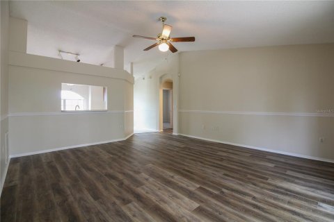 House in Lakeland, Florida 3 bedrooms, 116.31 sq.m. № 2379663 - photo 3