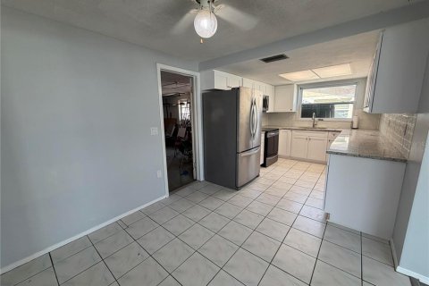 Casa en venta en Port Richey, Florida, 2 dormitorios, 132.66 m2 № 2166279 - foto 4