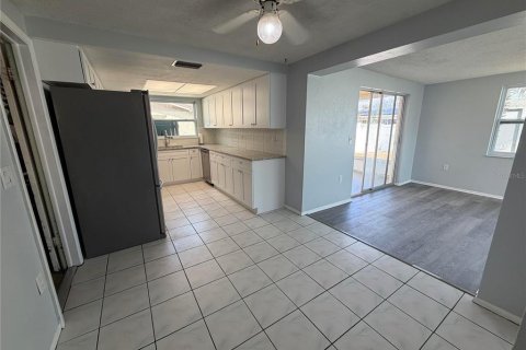 Casa en venta en Port Richey, Florida, 2 dormitorios, 132.66 m2 № 2166279 - foto 5