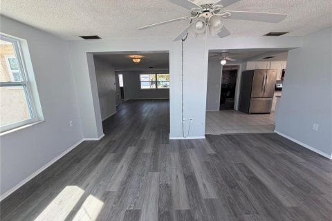 Casa en venta en Port Richey, Florida, 2 dormitorios, 132.66 m2 № 2166279 - foto 20