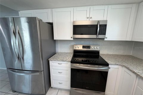 Casa en venta en Port Richey, Florida, 2 dormitorios, 132.66 m2 № 2166279 - foto 6