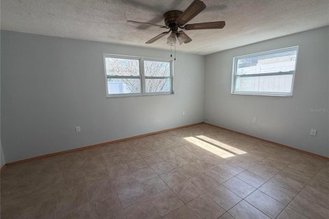 Casa en venta en Port Richey, Florida, 2 dormitorios, 132.66 m2 № 2166279 - foto 11