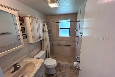 House in Lake Panasoffkee, Florida 2 bedrooms, 72.84 sq.m. № 1644312 - photo 7