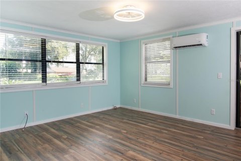 House in Lake Panasoffkee, Florida 2 bedrooms, 72.84 sq.m. № 1644312 - photo 13