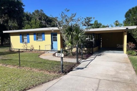 House in Lake Panasoffkee, Florida 2 bedrooms, 72.84 sq.m. № 1644312 - photo 1