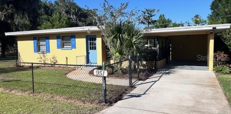 House in Lake Panasoffkee, Florida 2 bedrooms, 72.84 sq.m. № 1644312
