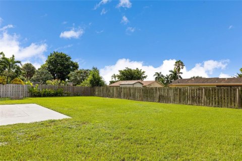 Casa en venta en Royal Palm Beach, Florida, 3 dormitorios, 165.18 m2 № 2389589 - foto 24