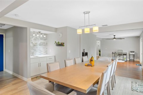 Casa en venta en Royal Palm Beach, Florida, 3 dormitorios, 165.18 m2 № 2389589 - foto 8