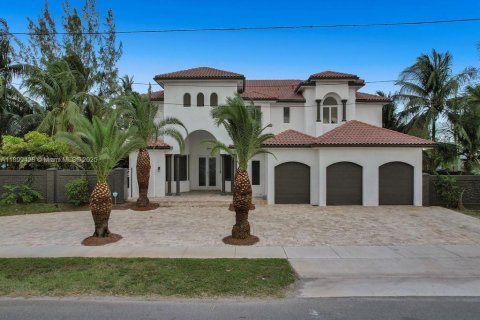 Villa ou maison à vendre à Dania Beach, Floride: 7 chambres, 432 m2 № 1951099 - photo 1