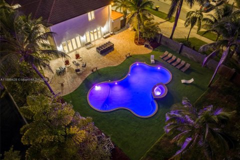 Villa ou maison à vendre à Dania Beach, Floride: 7 chambres, 432 m2 № 1951099 - photo 2