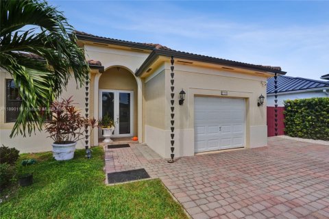 Villa ou maison à vendre à Homestead, Floride: 3 chambres, 145.86 m2 № 1939025 - photo 2