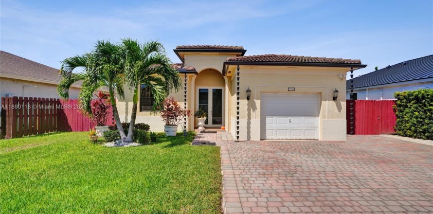 Villa ou maison à Homestead, Floride 3 chambres, 145.86 m2 № 1939025
