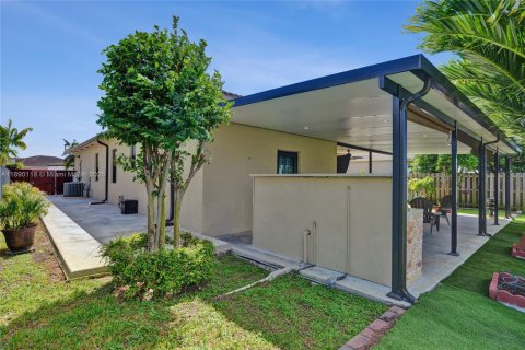 Villa ou maison à vendre à Homestead, Floride: 3 chambres, 145.86 m2 № 1939025 - photo 19