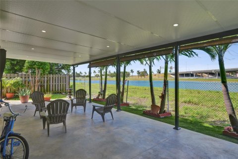Villa ou maison à vendre à Homestead, Floride: 3 chambres, 145.86 m2 № 1939025 - photo 18