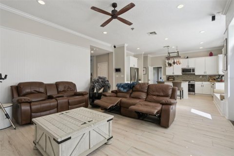 House in Celebration, Florida 5 bedrooms, 341.42 sq.m. № 2157319 - photo 18