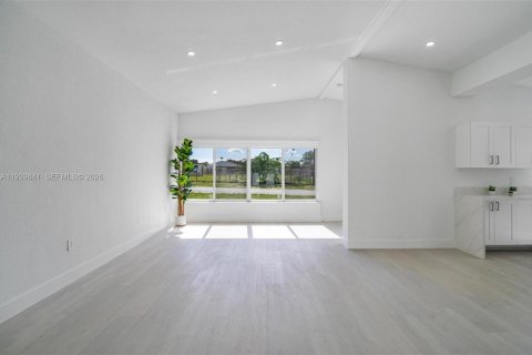 Купить виллу или дом в Майами, Флорида 3 спальни, 146.41м2, № 1996889 - фото 6