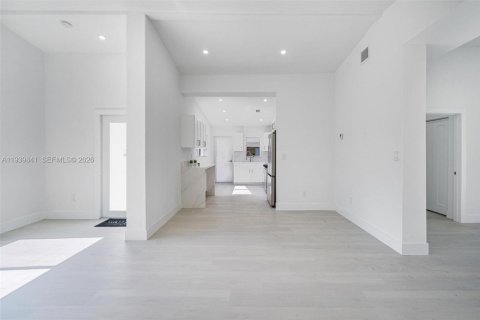 Купить виллу или дом в Майами, Флорида 3 спальни, 146.41м2, № 1996889 - фото 9