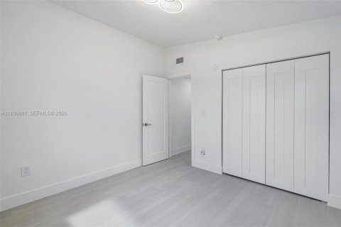 Купить виллу или дом в Майами, Флорида 3 спальни, 146.41м2, № 1996889 - фото 25