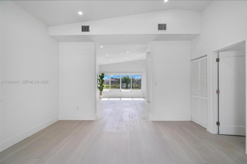 Купить виллу или дом в Майами, Флорида 3 спальни, 146.41м2, № 1996889 - фото 10