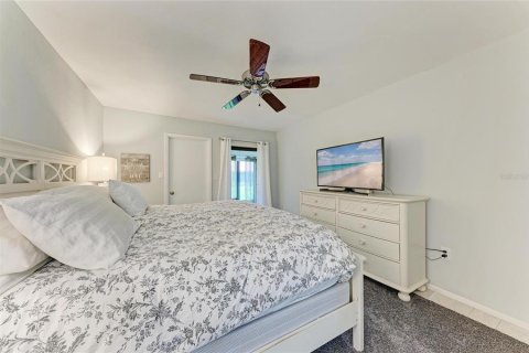 House in Sarasota, Florida 2 bedrooms, 137.68 sq.m. № 2394310 - photo 24