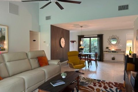 House in Sarasota, Florida 2 bedrooms, 137.68 sq.m. № 2394310 - photo 6