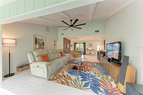 House in Sarasota, Florida 2 bedrooms, 137.68 sq.m. № 2394310 - photo 9