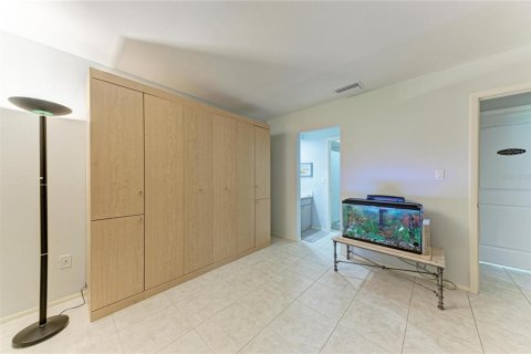 House in Sarasota, Florida 2 bedrooms, 137.68 sq.m. № 2394310 - photo 30