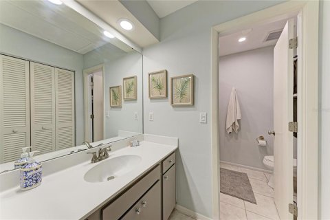House in Sarasota, Florida 2 bedrooms, 137.68 sq.m. № 2394310 - photo 28