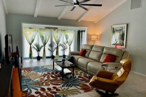 House in Sarasota, Florida 2 bedrooms, 137.68 sq.m. № 2394310 - photo 5
