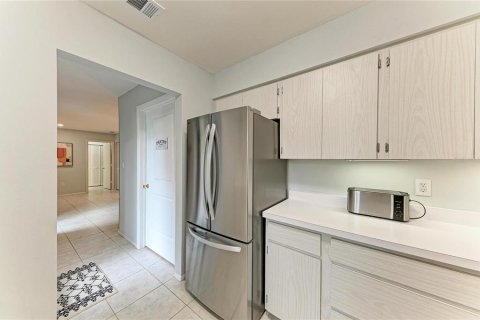 House in Sarasota, Florida 2 bedrooms, 137.68 sq.m. № 2394310 - photo 18