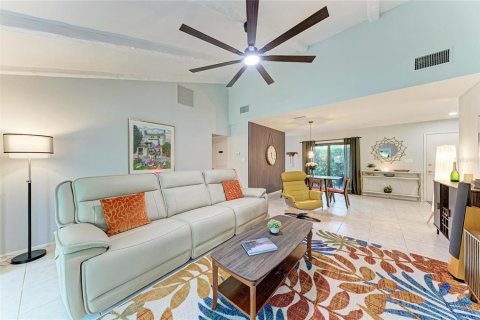 House in Sarasota, Florida 2 bedrooms, 137.68 sq.m. № 2394310 - photo 10