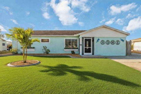 Villa ou maison à Port Charlotte, Floride 3 chambres, 99.59 m2 № 2102697